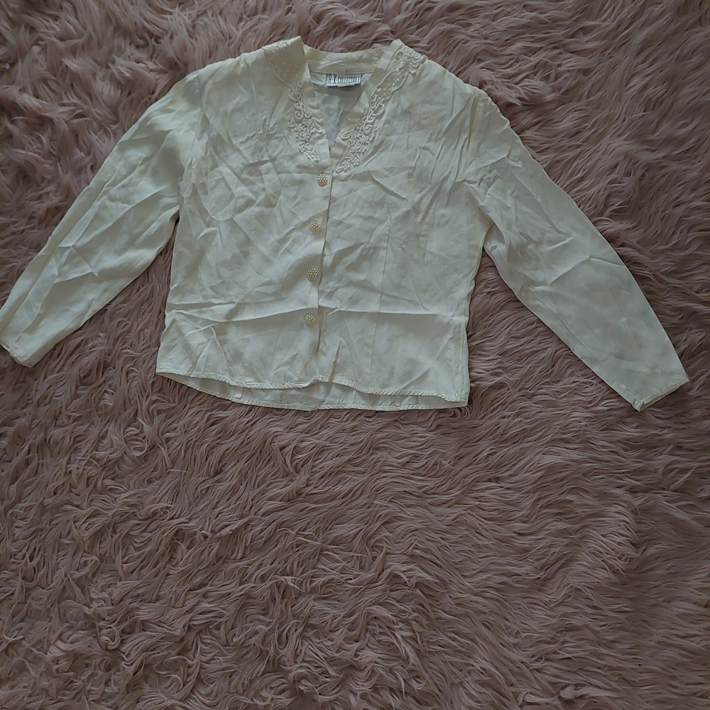 ☆Vintage Elegant Cream Women's Blouse w/Applique and Faux Pearl Buttons